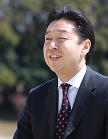 田中 雄 氏