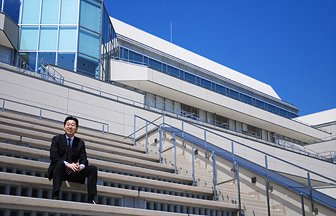 田中 雄 氏