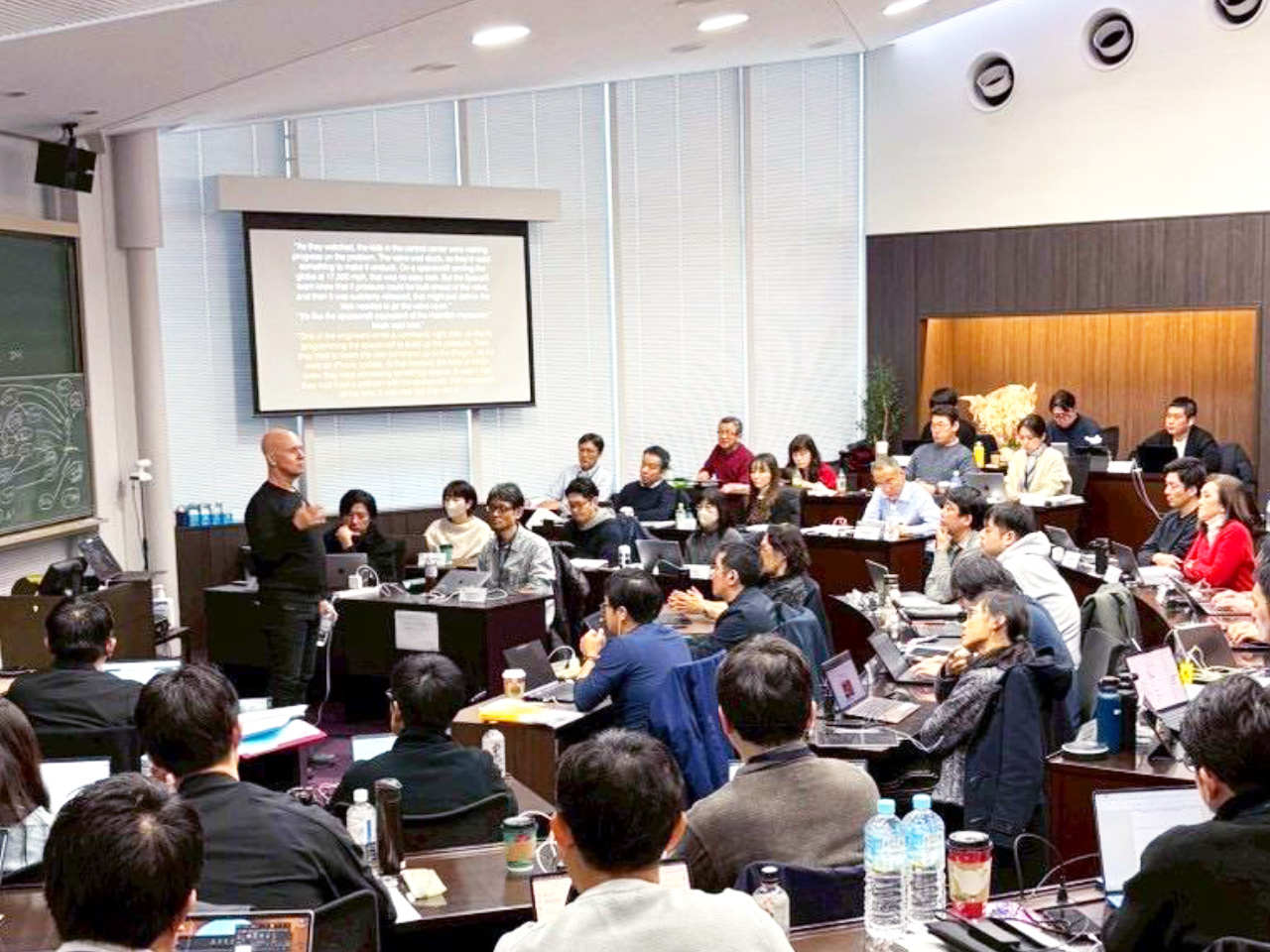 【EMBA】2025年秋学期 グローバル経営（リオデジャネイロ連邦大学ロベルト・ノゲイラ教授ご登壇）の講義が行われました